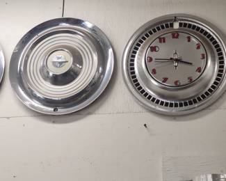 Vintage Hubcap Wall Clock – Retro Garage Decor Hot Rod Man Cave