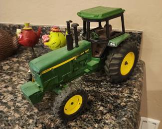 John Deere 4955 Tractor Toy Die-Cast Model Green Yellow Farm Collectible