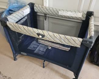 Graco Pack ’n Play Portable Playard – Navy Plaid Travel Crib