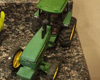 John Deere Green Toy Tractor Die-Cast Model Farm Equipment