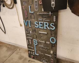 Authentic Oldsmobile Emblems & Scripts:
Cutlass, Ninety-Eight, Delta 88, Delmont 88, Starfire, Jetstar, Vista Cruiser, Toronado, 442, and various rocket logos.
Many are OEM chrome emblems pulled from cars (1950s–1970s mostly).