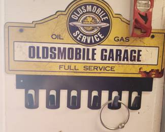 Oldsmobile Garage Wall Sign Key Holder – Retro Service Station Decor