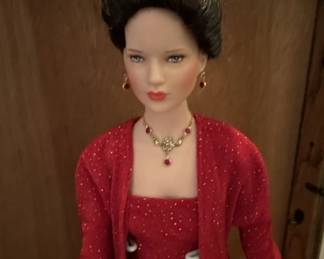 • Robert Tonner American Model doll