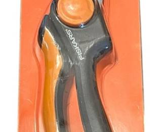 NEW Fiskars SoftGrip Bypass Pruner