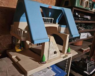 Little tikes blue roof dollhouse