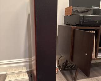 Poke audio, RTI 47 mahogany color speakers