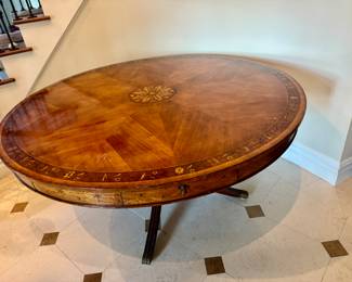 Federal Revival Marque tri Pedestal Table
