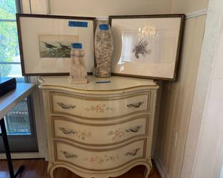 French dresser

Sand Pipers and fish prints