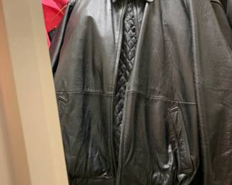 #151 Size Large Colebrook Mens Leather Coat $75.00