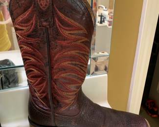 #30 Ariat Sz. 10.5 High Country Western Boot - square toe - Barely Used $100.00