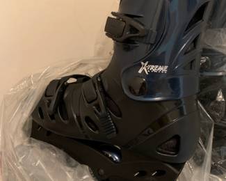 #177 Xtreme Light Rocking 2 men roller blades size $25.00