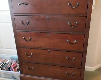 #155 Broyhill Chest of 5 Drawers - 40x19x55 $175.00