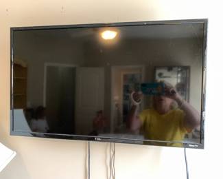 #78 TCL Hanging TV - Roku TV - You Remove from Wall - 32" $25.00