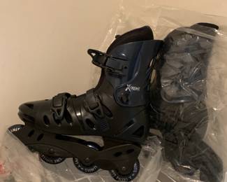 #177 Xtreme Light Rocking 2 men roller blades size $25.00