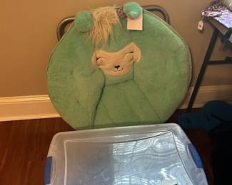 Tugs of Christmas lights, fun kids chair