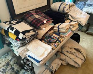 blankets, linens, quilt