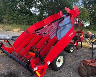 KUHN AE 10 HAY ACCUMULATOR