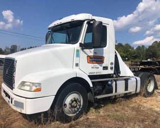 2018 VOLVO TRUCK