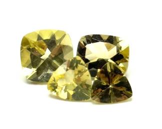 15.6 Carat Quartz Gemstones