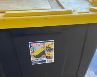 Extra Large Tote with Weels and Handle