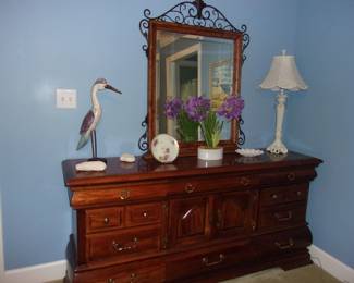 Matching Dresser, Accessories