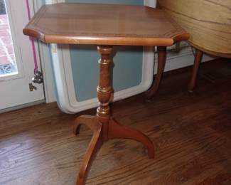 Small 3 Legged Table