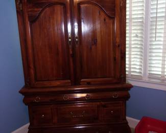 Matching Bachelor Chest