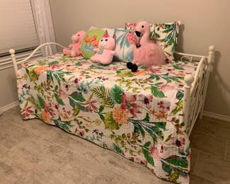 Day bed with trundle 