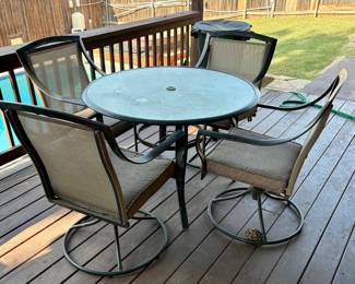 5 Piece Patio/Deck Furniture Set. Glass Top Table w/4 Swivel Chairs.
