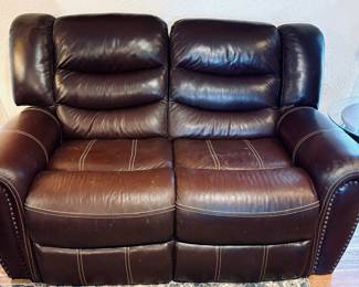 Dark Brown Leather Nail Head Love Seat. Top Condition!