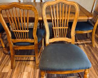 7 Piece Oak Wood Dining Set w/Leaf.
