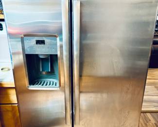 GE Stainless Refrigerator/Freezer