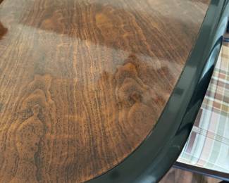 ES dining table detail