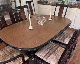 ES dining table