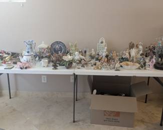 Figurines, decor items.