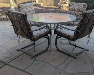 Patio set w/ 4 chairs