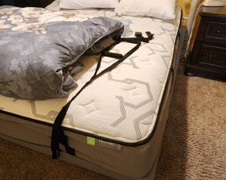 Mechanical bed w/ remote