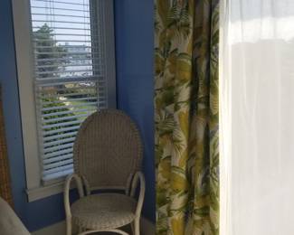 Wicker accent chair