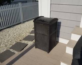 Trash can