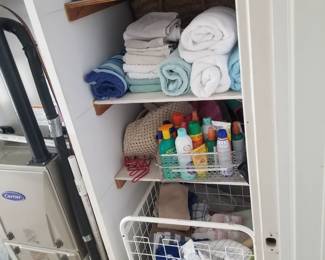 Towels & household supplies