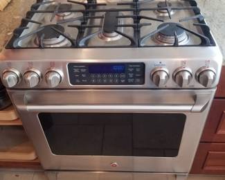 GE gas range