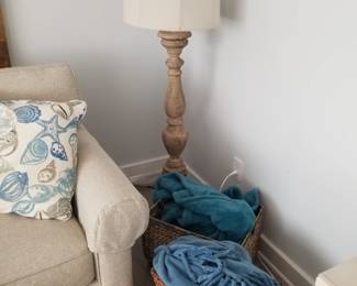 Floor lamp