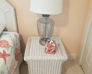 Wicker nightstand; table lamp