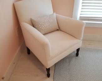 Accent chair