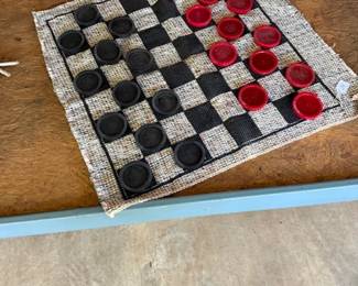 Big checker board game that can travel