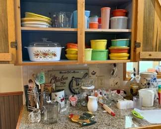 Tupperware, corning ware and other kitchen items