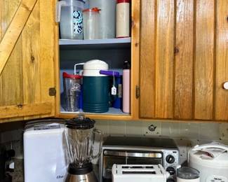Appliances and kitchen items