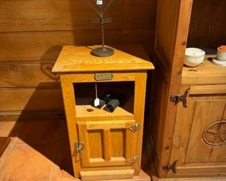Ice Box table