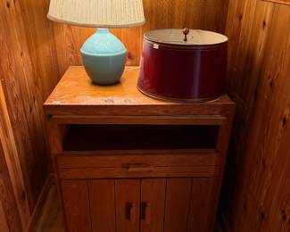 Rolling stand with lamp