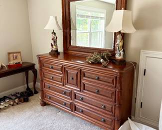 Tommy Bahama Dressed w/Mirror